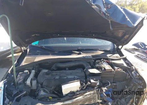 2013 Volvo S60 T5 z USA, uszkodzony, nr VIN YV1612FS2D2186379